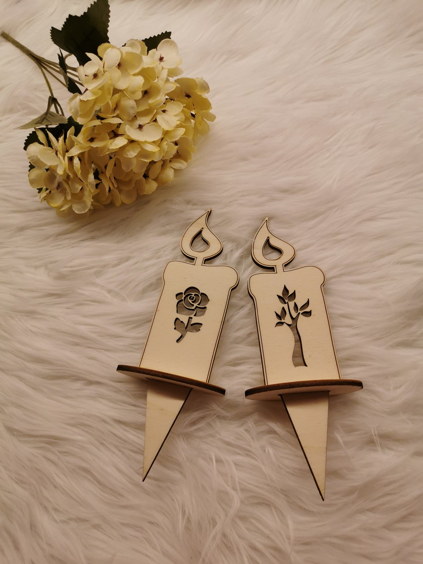 Lesene nagrobne svečke