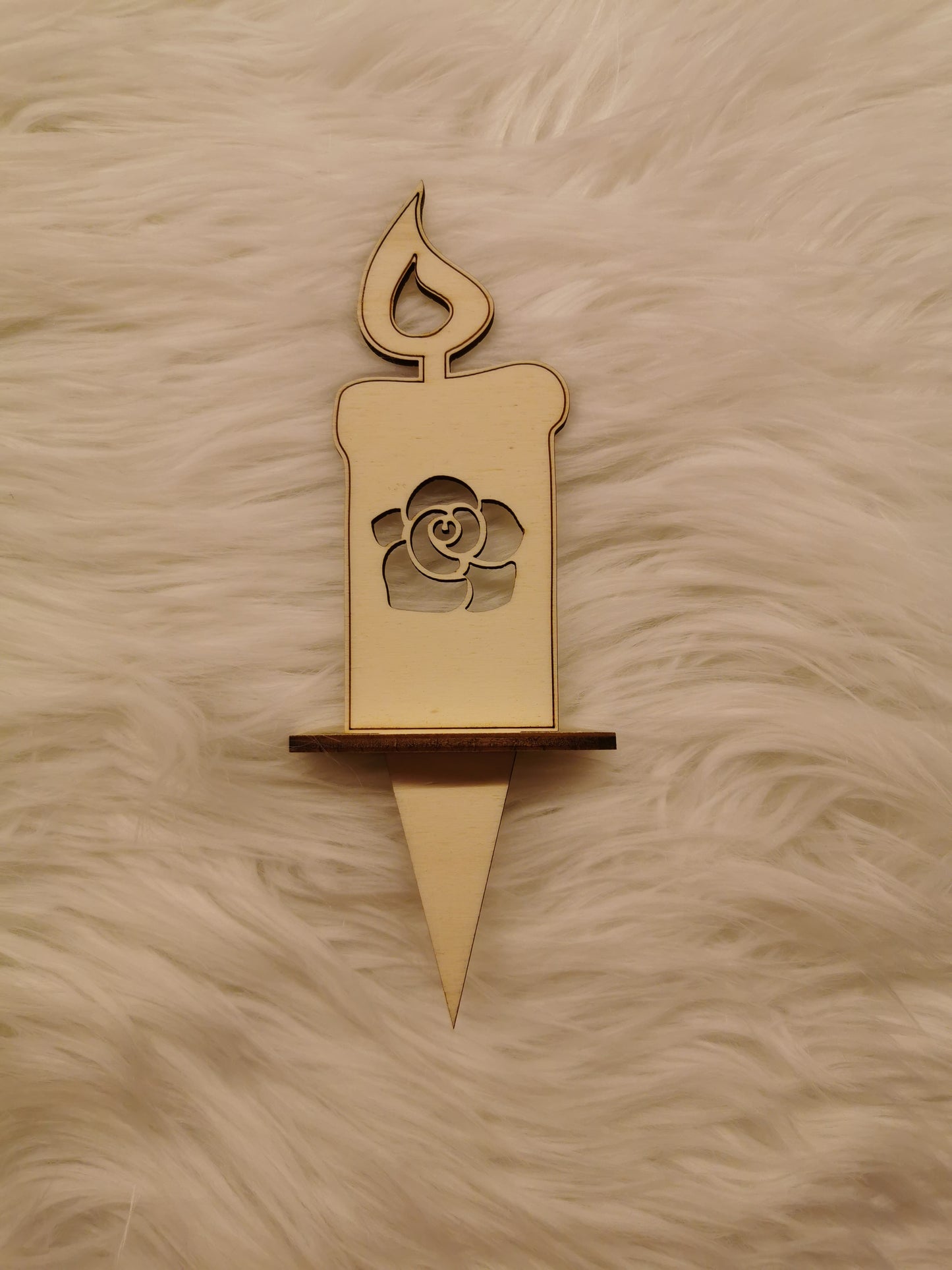 Lesene nagrobne svečke