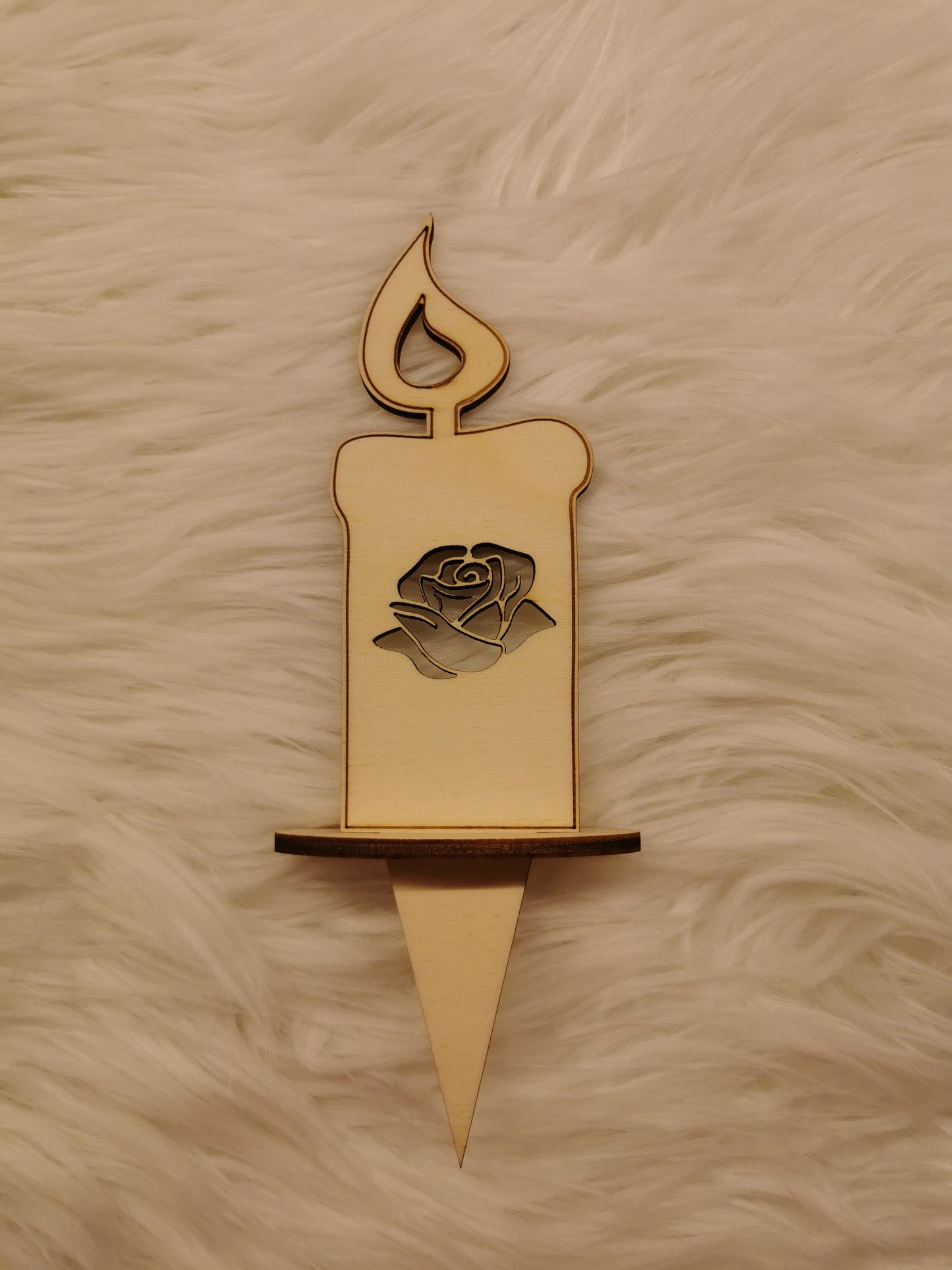 Lesene nagrobne svečke