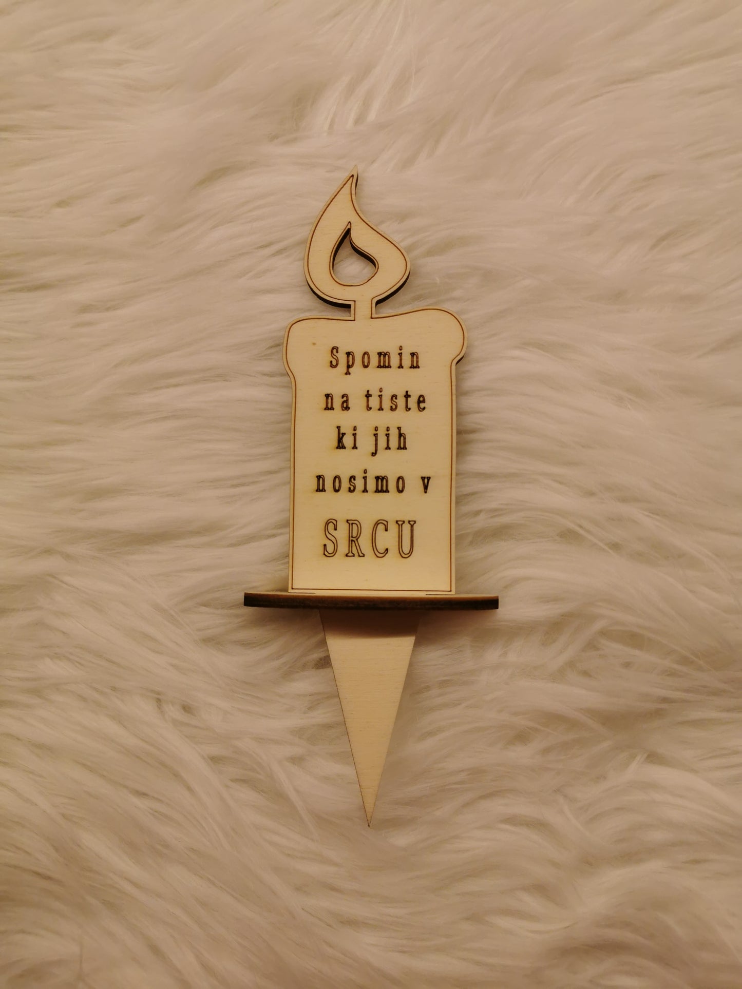 Lesene nagrobne svečke