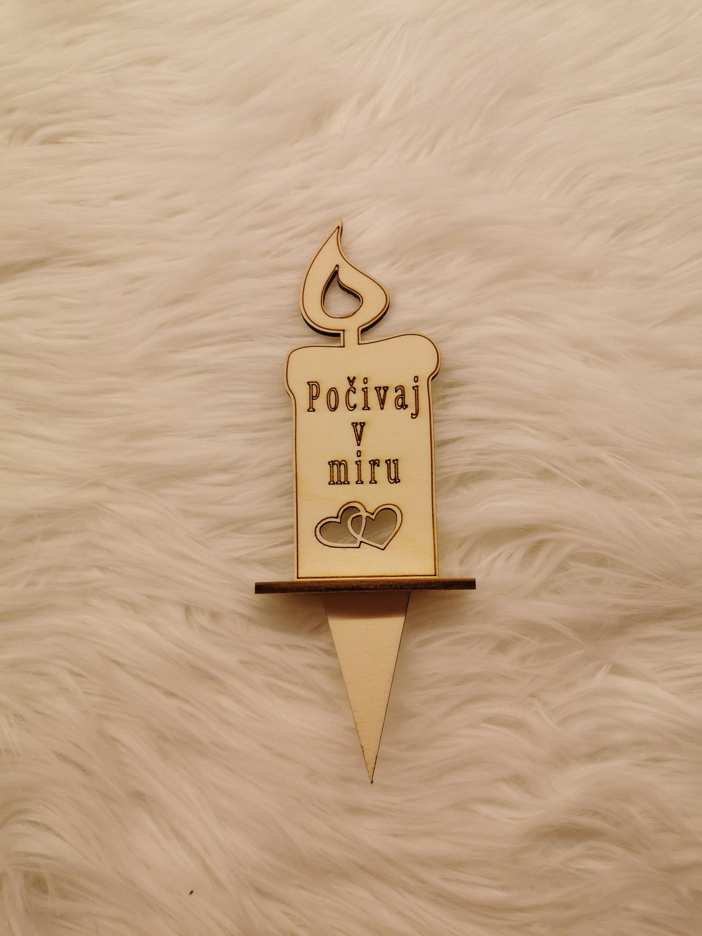 Lesene nagrobne svečke