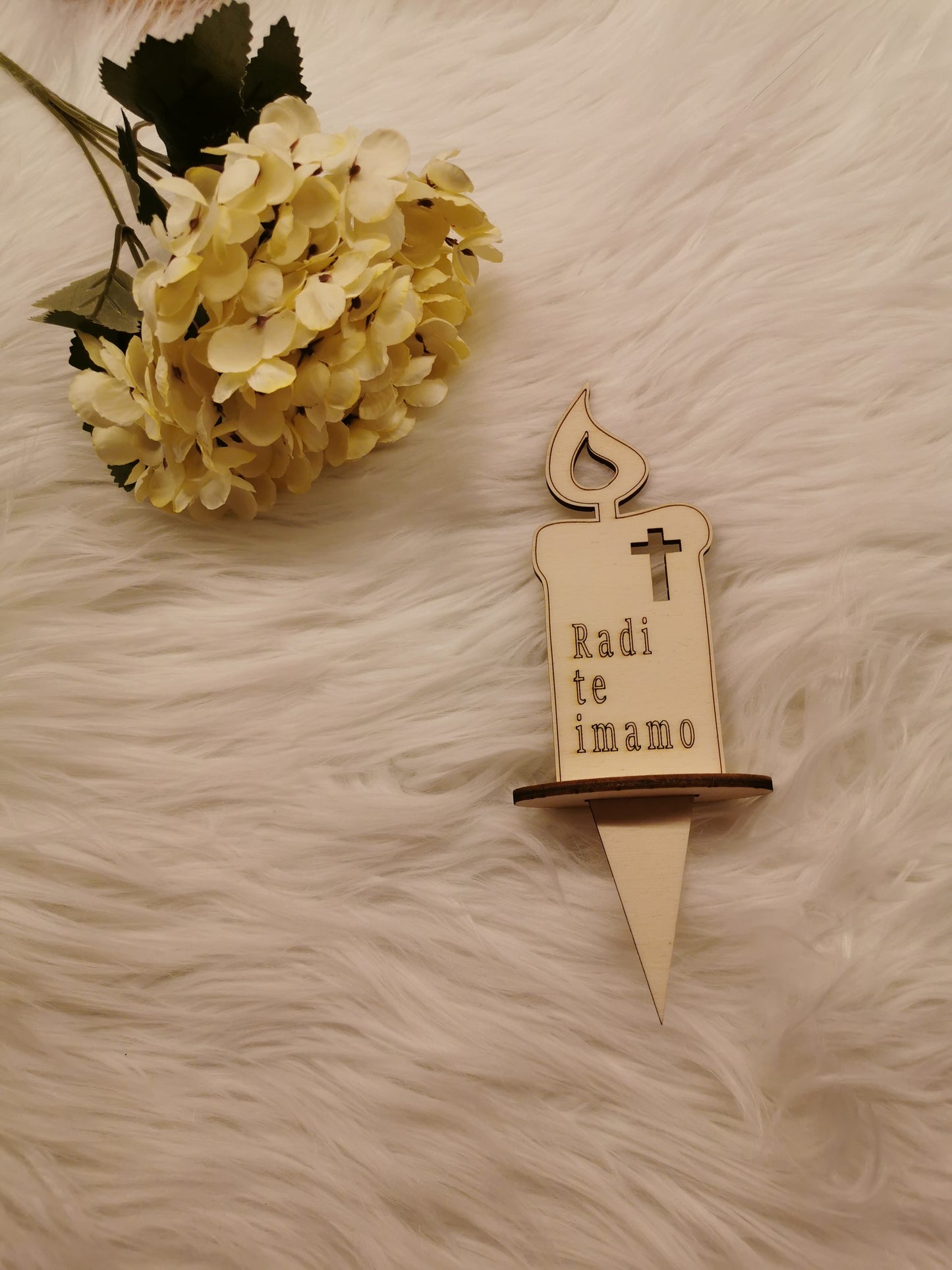 Lesene nagrobne svečke