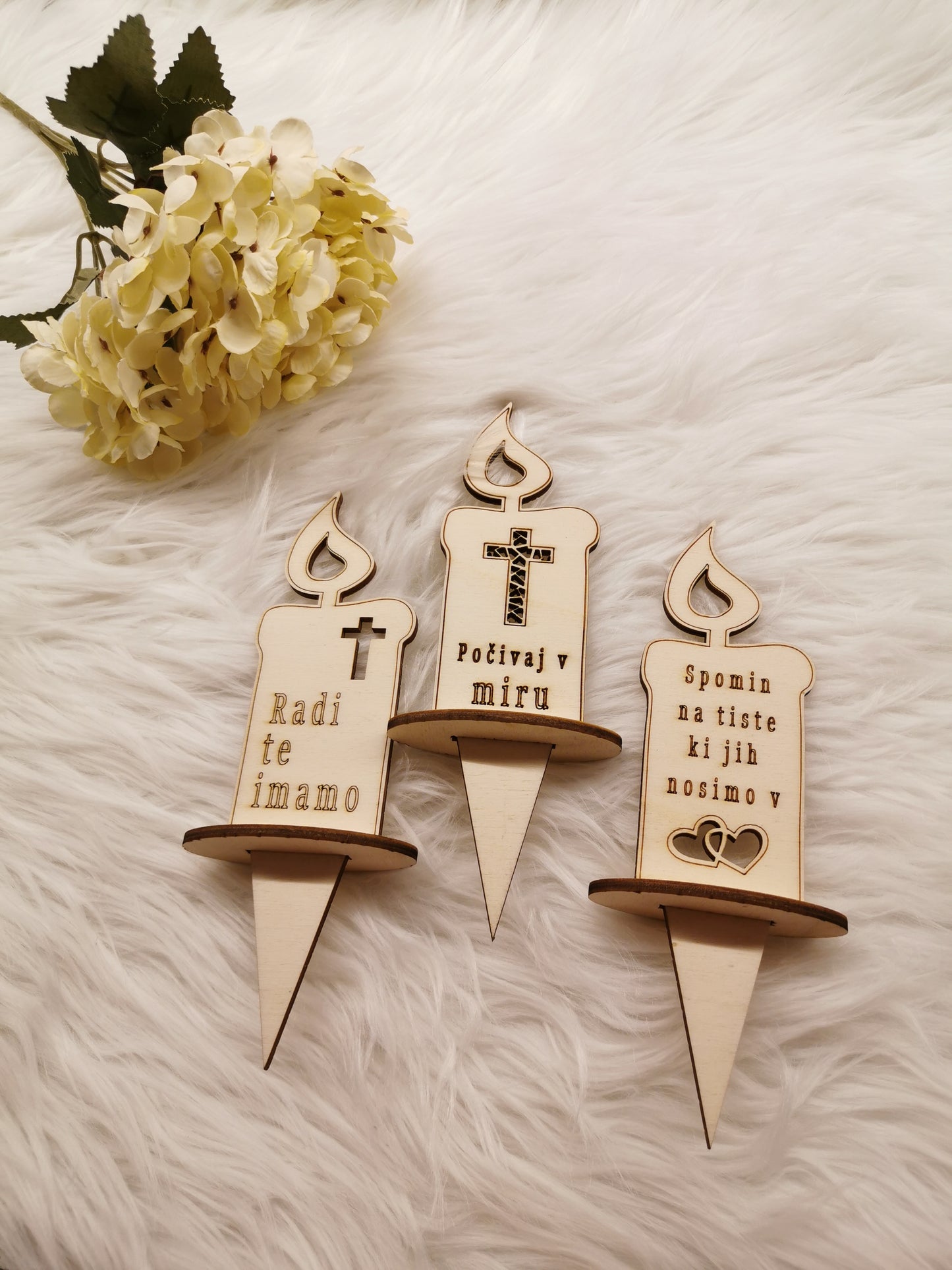 Lesene nagrobne svečke