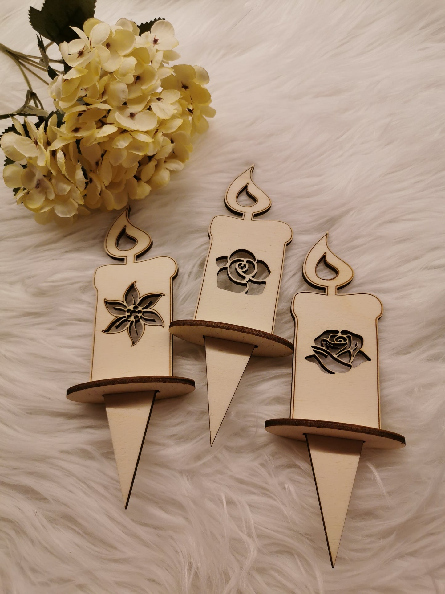 Lesene nagrobne svečke