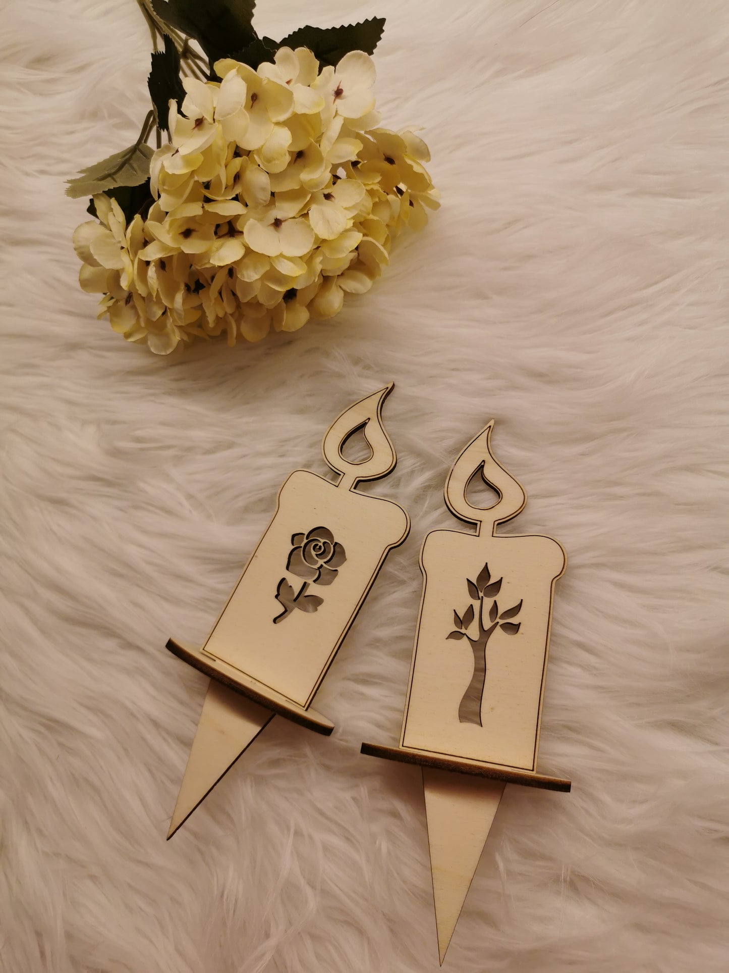 Lesene nagrobne svečke